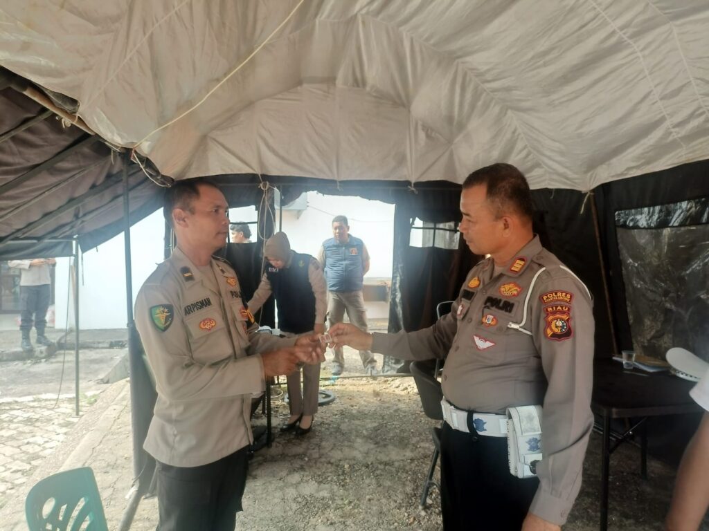 Polres Kuansing Laksanakan Patroli Kesehatan Personel Pam Kantor KPU dalam Operasi Mantap Praja Lancang Kuning 2024