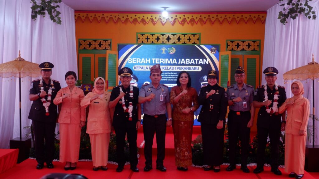SERAH TERIMA KEPALA RUTAN PEKANBARU, BASTIAN MANALU RESMI GANTIKAN SUBAKDO WULANDORO