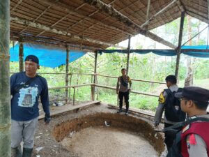 Tidak Menunggu Lama Kegiatan Judi Sabung Ayam Diberitakan Di Desa Caritas Sogawunasi, Polres Nisel Serta Polsek Lolowau Turung Langsung di TKP