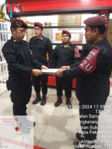 Terapkan SOP, Petugas Pintu Utama Lapas Pekanbaru Lakukan Apel Serah Terima