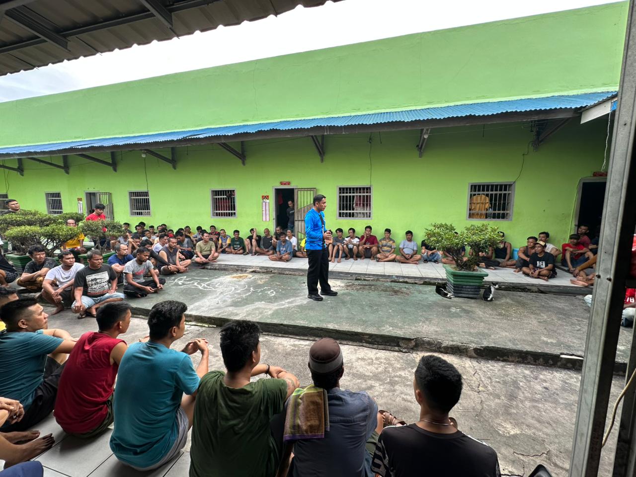 Wujud Kehadiran Langsung Bagi Warga Binaan, Jajaran Pengamanan Lapas Pekanbaru Adakan Kegiatan Sambung Rasa