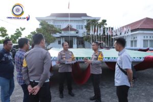 Kapolres Kampar Cek Langsung Persiapan Penetapan Pasangan Calon Bupati dan Wakil Bupati Kampar di Kantor KPU