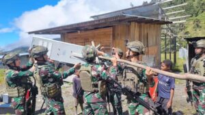 Satgas Habema Wujudkan Kampung Opmu Terang
