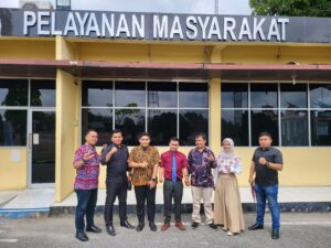 Parah !! Serang Kehormatan Cawabup Jhony Charles , Tiga Akun Facebook di Laporkan Tim Hukum BIJAK ke SPKT Polres Rohil