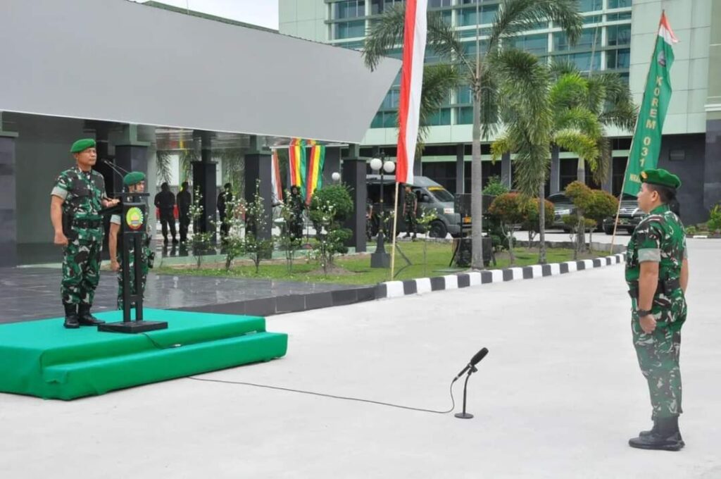 Upacara Kenaikan Pangkat Prajurit Korem 031/Wira Bima.