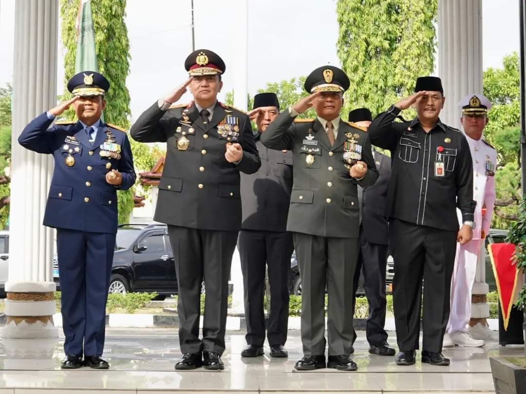 Jelang HUT TNI ke-79, Danrem 031/WB Ziarah Nasional di TMP Kusuma Dharma