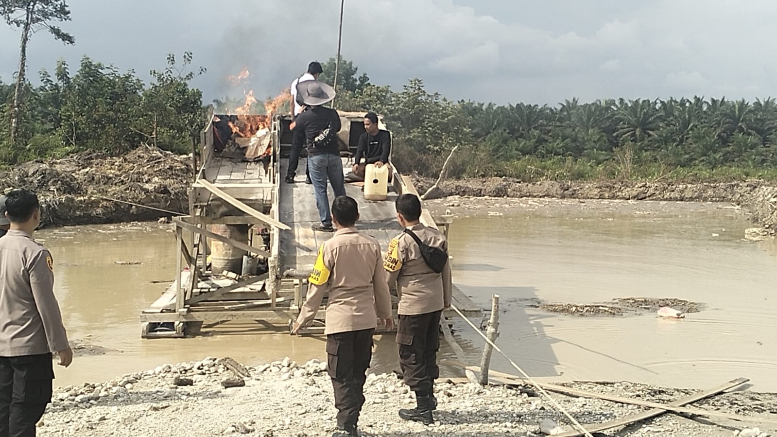 Polsek Singingi Tindak Aktifitas PETI di Kelurahan Muara Lembu