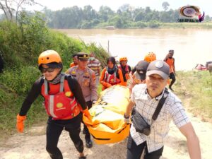 Polsek Kampar Kiri Hilir Akhirnya Temukan Korban Tenggelam Saat Memancing