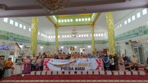 KASI DIKMAS DITLANTAS POLDA RIAU SOSIALISASIKAN KAMTIBMAS DAN KAMSELTIBCARLANTAS DI JUM’AT CURHAT POLDA RIAU.