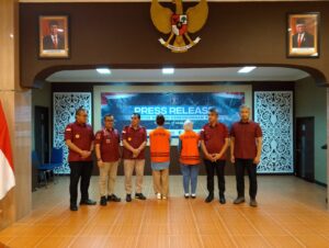 Kemenkumham Riau Gelar Konferensi Pers Dugaan Tindak Pidana Keimigrasian, 2 WNA diamankan
