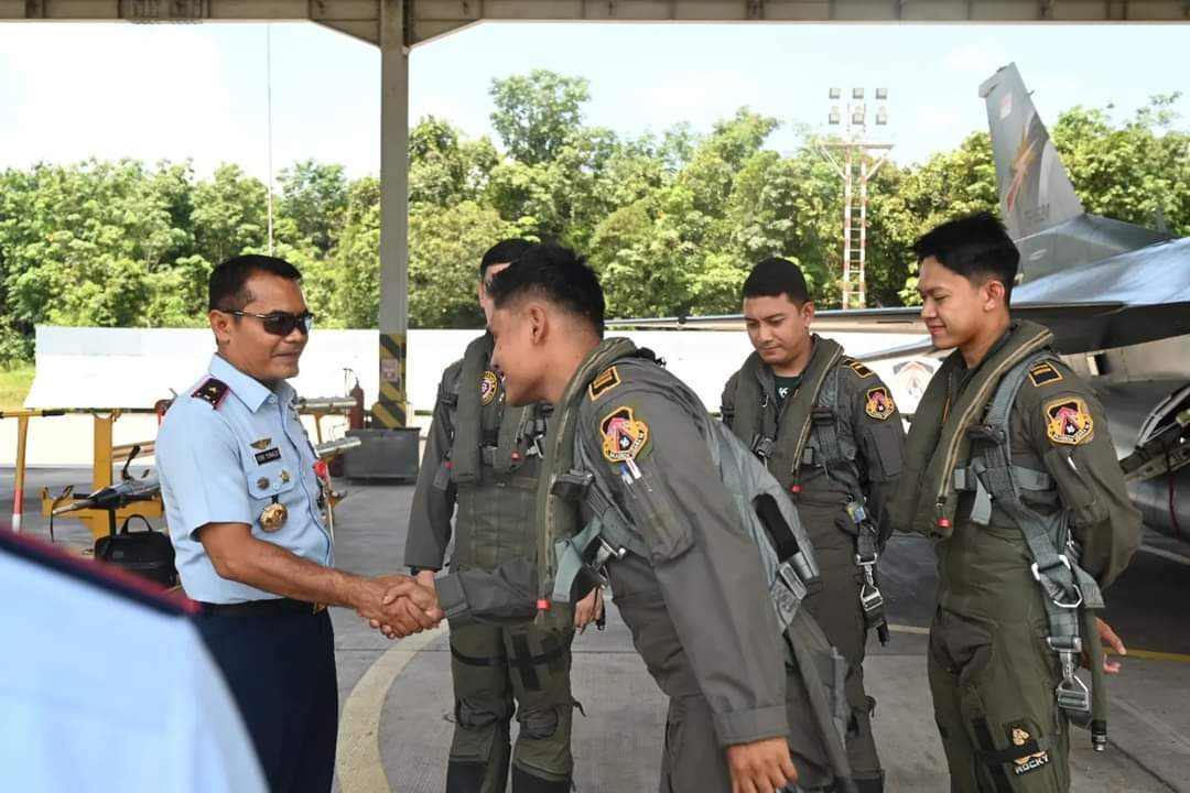 Dipimpin oleh Komandan Skadron Udara 16, Mayor Pnb Anugrah “Badger” Gigih Pratama, kedua flight tersebut baru saja menyelesaikan misi Operasi Alur Ambara