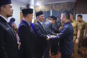 Pj Walikota Pekanbaru Kembali Lantik Enam Pejabat Baru, Termasuk Kepala UPT Pelayanan Persampahan