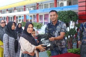 Lapas Kelas IIA Pekanbaru Salurkan Bantuan Sosial kepada Keluarga WBP dan Masyarakat Sekitar