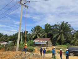 PLN Sukses Bangun Infrastruktur Kelistrikan, 67 Keluarga Dusun Terisolir di Tambusai Rokan Hulu Kini Nikmati Listrik 24 Jam