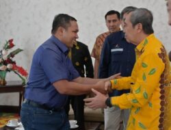 Syamsuar Ucapkan Selamat kepada Abdul Wahid Sembari Menyambut Kedatangan Menteri ESDM