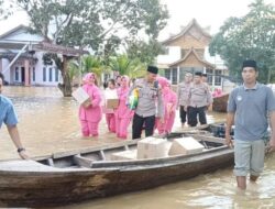 Polsek Siak Hulu dan Bhayangkari Peduli, Salurkan Bantuan Sembako untuk Warga Terdampak Banjir di Desa Buluh Cina!