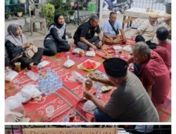 Pemberian Paket Berbuka Puasa Warga Terdampak banjir Adalah Bentuk kepedulian,dan swadaya masyarakat .