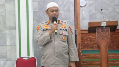 Kapolres Rohul Sampaikan Pesan Kamtibmas: “Mudik Aman, Keluarga Nyaman” di Masjid Al-Jami’