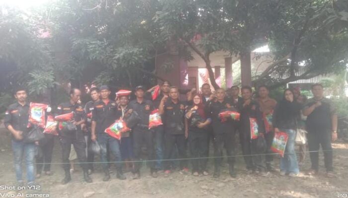 PEDULI SESAMA Bagi bagi Sembako untuk anggota GRIB-JAYA PAC Rumbai 