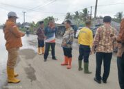 H-3 bupati Rohil H.Bistamam meninjau langsung 3 titik normalisasi parit di wilayah banjir