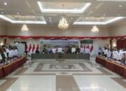 Bupati Rohil H.Bistamam menghadiri hight level meeting swasembada pangan di pekanbaru