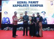 Pisah Sambut Kapolres Kampar Diiringi Tawa dan Haru, Ronald Sumaja Berpesan Jaga Soliditas dan Dedikasi