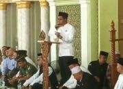 Wakil Bupati Rohil Jhony Charles melakukan pelepasan CJH Rohil di mesjid nur Affandi ujung tanjung