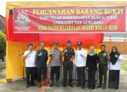 Wakil Bupati  Rohil Jhony Charles hadiri pemusnahan barang bukti Pidum dan pidsus di kantor Kejari Rohil