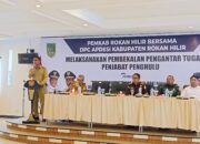 Wakil Bupati Rohil Jhony Charles, hadiri rapat dengan Apdesi dalam pembekalan pengantar tugas pejabat penghulu di bagan siapi api