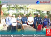Bupati Anton didampingi Wabup Syafaruddin Poti Serahkan Sapi Kurban Bantuan Kemasyarakatan Presiden RI