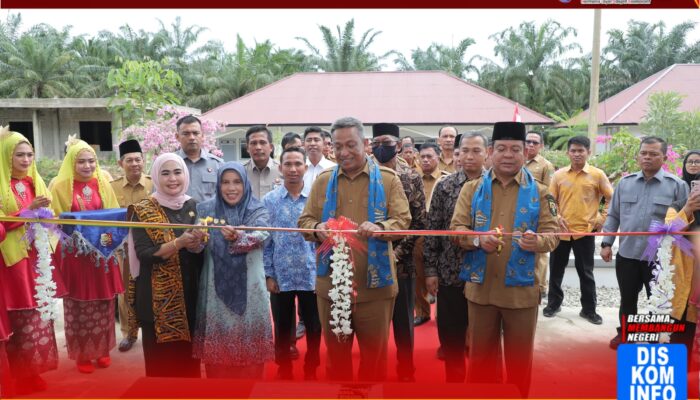 Pemkab Rokan Hulu Teken MoU dengan Universitas Rokania dan Resmikan Gedung Perpustakaan Baru
