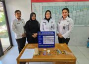 Lembaga Pemasyarakatan Perempuan Kelas IIA Pekanbaru menggelar razia dan penggeledahan terhadap kamar hunian warga binaan, Rabu (11/06).