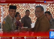 Bupati Anton, Bagikan Sertifikat Tanah Program PTSL dan Redistribusi Tahun Anggaran 2024
