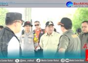 Kepala BNPB Pusat didampingi Bupati Rohul Anton Tinjau Karhutla di Cipogas, Suharyanto : pemadaman karhutla melalui modifikasi cuaca dan water Boombing lebih efektif