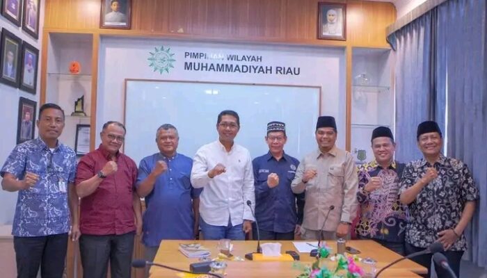 Sepulang dari Jogja, wakil Bupati Rohil Jhony charles hadiri 2 kegiatan  di Pekanbaru