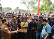 Respons Cepat Wabup Rohul Redakan Aksi Damai Warga dan Buruh PT. MAN