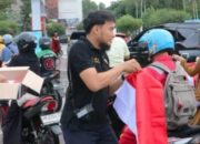 KPPBC TMP B Dumai Bagikan Bendera Merah Putih, Ajak Warga Meriahkan HUT RI ke-80
