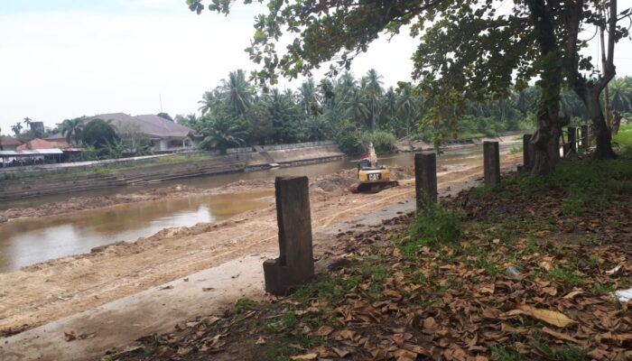 PUPR Rohul Normalisasi Sungai Batang Labuh, Cegah Banjir dan Lindungi Jembatan