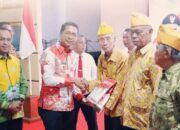 Wakil Bupati Rohil Jhony charles berikan tali asih kepada veteran perang dalam syukuran  HUT RI ke 80 di Bagansiapi api