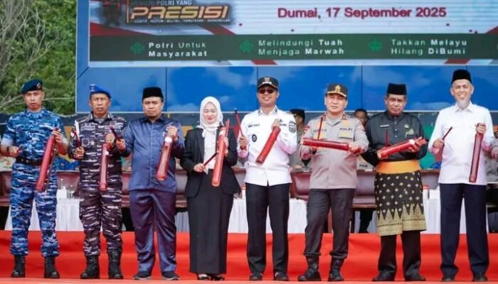 Wakil Bupati Rohil Jhony Charles hadiri apel Akbar satkamling green policing tahun 2025 di Dumai