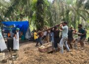 Polsek Tapung dan Tim Forensik Bongkar Makam Antoni Tampubolon, Ungkap Misteri Kematian di Jalan Poros!