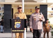 Wakil Bupati Rohil Jhony Charles berikan penghargaan kepada personel Satresnarkoba dan Polsek Bangko Polres Rohil atas keberhasilan mengungkap peredaran sabu seberat 79,970 kilogram.