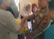 Jumat Berkah, Polsek Kampar ‘Berbagi’ Sembako di Rumbio Jaya