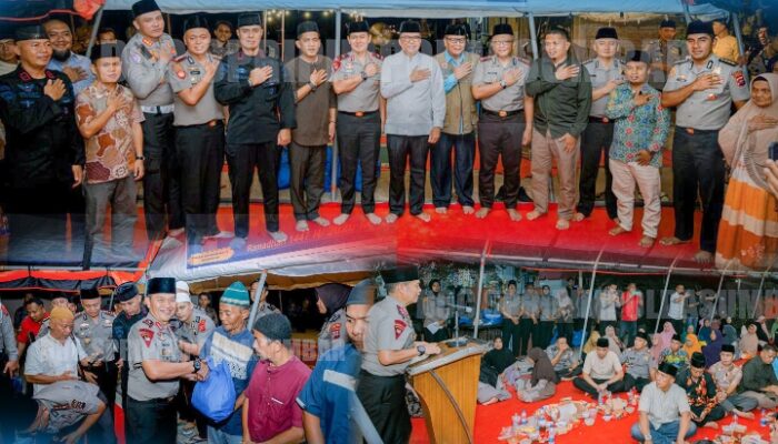 ‎Polri Peduli, Polda Sumbar Berbagi Kebersamaan Ramadhan di Huntara Pesisir Selatan