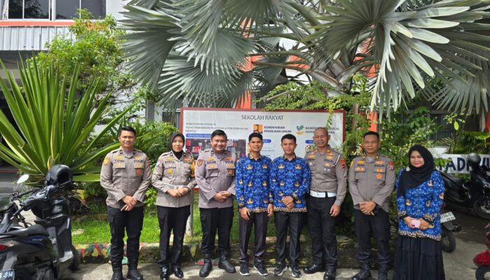 “Menumpang” Bukan Berarti Terbelakang: Kisah Tangguh 43 Siswa SRMA 4 Padang Menjemput Masa Depan di Kampus Perjuangan