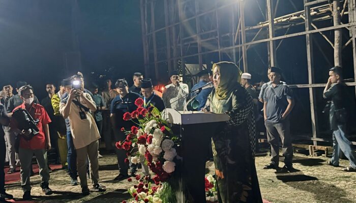 Bupati Bengkalis Buka Secara Resmi Lampu Colok di Desa Pangkalan Batang Barat