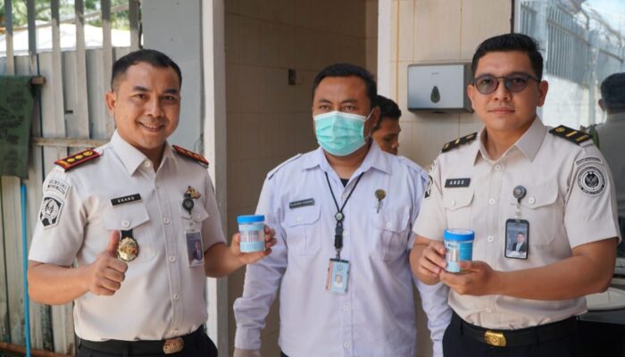 Gandeng APH, Rutan Dumai Gelar Razia Blok Hunian dan Tes Urin Pegawai dan Warga Binaan