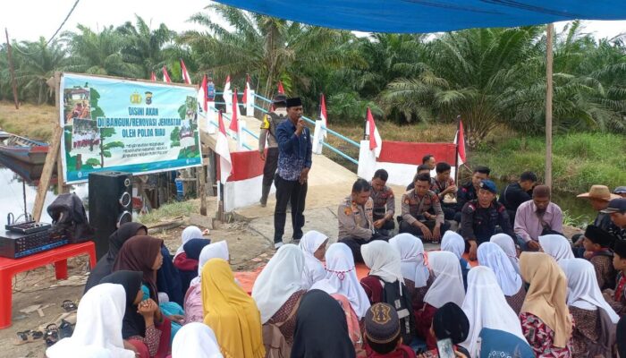 Brimob Polda Riau Wujudkan Akses Pendidikan Aman Melalui Jembatan Merah Putih Presisi