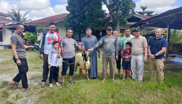 Polsek Dumai Barat Tebar Kepedulian dan Semangat Pengabdian Melalui Kurban Idul Adha 1447 H