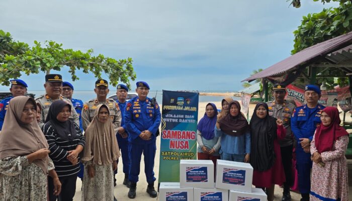 Program JALUR (Jelajah Riau Untuk Rakyat) Polres Dumai Hadir di Pantai Koneng, Salurkan Bantuan dan Layanan Kesehatan bagi Masyarakat Pesisir